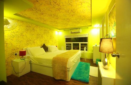 Alappuzha Hotel | Whispering Waters Houseboat