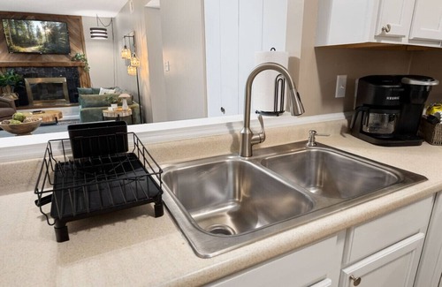 Orange Prairie Condo | Whispering Willow Retreat: 2BD 2BA Nature Oasis
