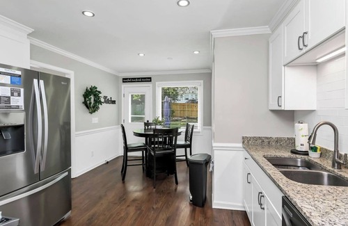 Lexington House | Whispering Winds of Lexington | Sleeps 8