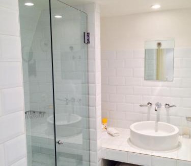 Saint-Tropez City Centre Hotel | White 1921