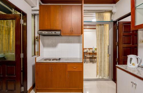 Silom Apartment | White Base