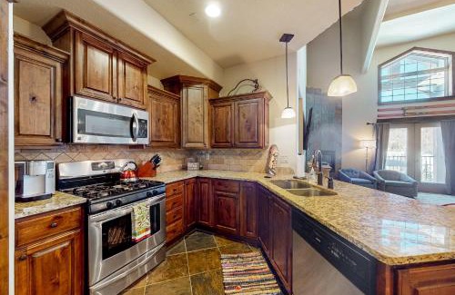 Brian Head House | White Bear #B11