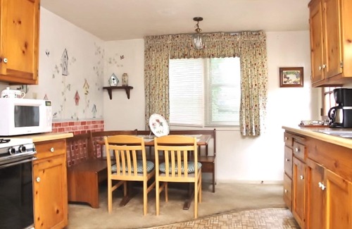 Nevada City Cabin | White Birch Cabin at Piety Hill Cottages