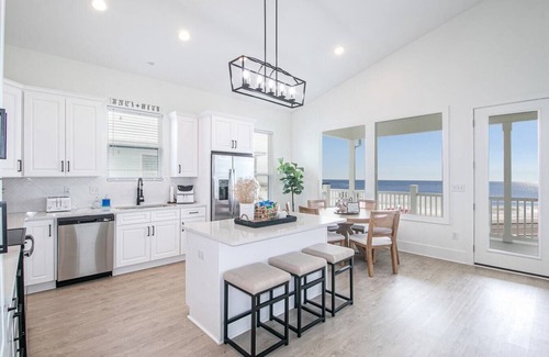 Mississippi City House | White Breeze