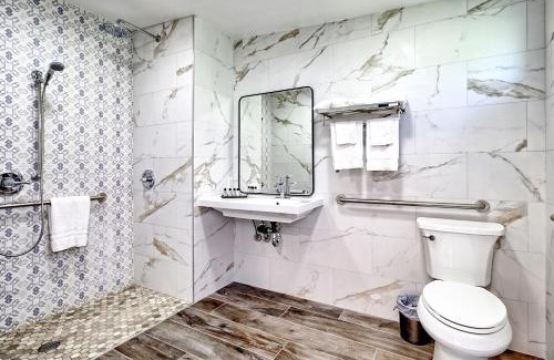 Ventura Hotel | White Caps Motel
