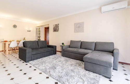 Viana do Castelo Apartment | White Charm by the Sea