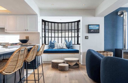 Clifton Apartment | White Cliffs Penthouse - Clifton | Roof-top pool
