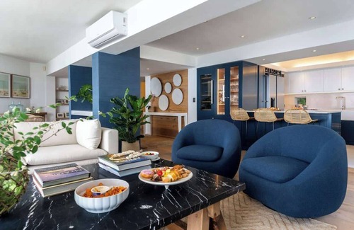 Clifton Apartment | White Cliffs Penthouse - Clifton | Roof-top pool