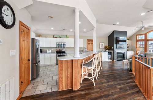 Buck Island House | White Dolphin: Hot Tub | Pool Access | Pets OK
