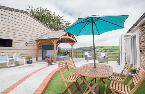 Cwmffrwd Cottage | White Fields Cottage, Carmarthen