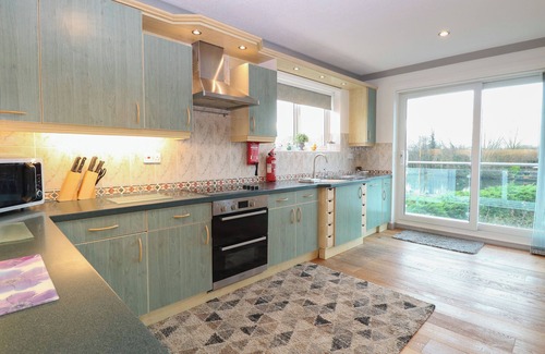 Horning House | WHITE GABLES, pet friendly, character holiday cottage in Horning