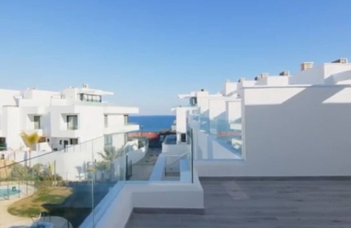 Fuengirola Villa | WHITE HOUSE : Charming & spacious Villa, Big terrace with sea & mountain views .