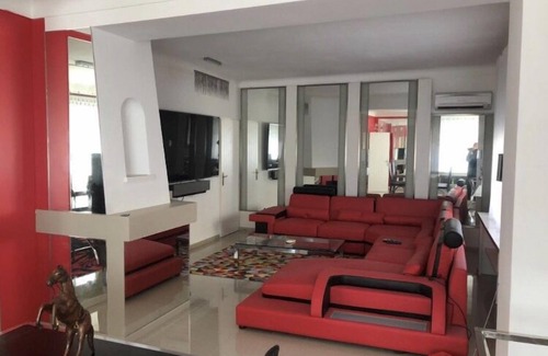 Eymet House | White House