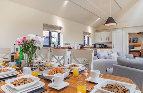 Halesworth House | White House Lodges - Napier