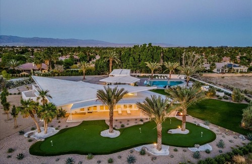 La Quinta House | White House Pool & Spa