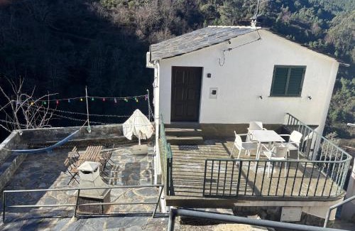 Chas de Egua House | White House