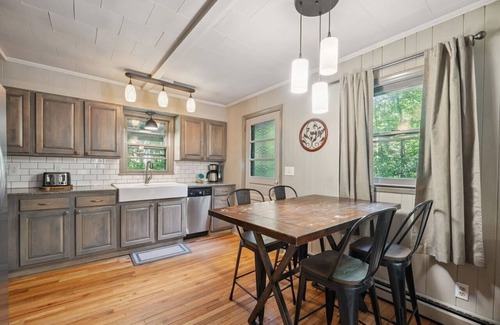 Linville Falls Cottage | White Laurel Cottage at Linville Falls