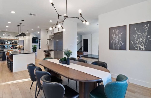Wetmore House | White Lotus | Pool+ Hot Tub +Mini Golf +Sleeps 16+