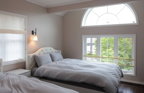 Oiwake House | White Palace | Britishstyle villa nestled in the / Kitasakugun Nagano