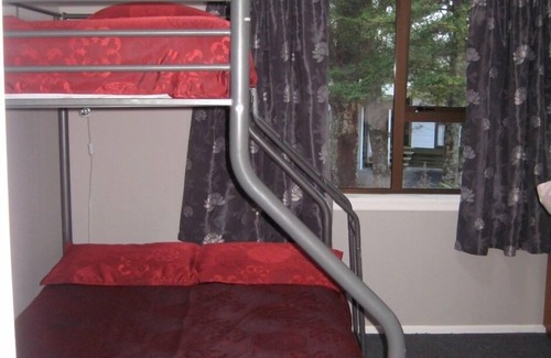 Ohakune House | White Peakes Lodge - fully furnished house