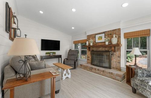 Statesboro House | White Pine Cottage - Close to the Blue Mile