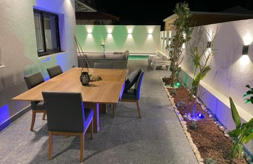 Eilat Villa | White-Private pool Luxury Villa Eilat