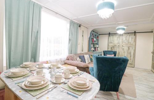 Irstead House | White Rabbit, Cross Lane