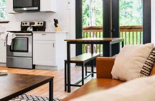 Ashford Cabin | White Rainier- HotTub+2BR+Loft/2BTH+AC+Wi-Fi