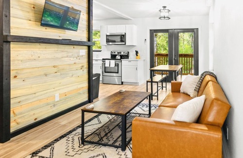 Ashford Cabin | White Rainier- HotTub+2BR+Loft/2BTH+AC+Wi-Fi