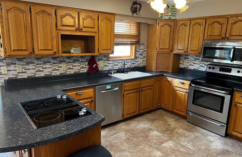 Norfork House | White River Retreat and Adjacent 1 Bedroom Cabin! Bring the entire gang!