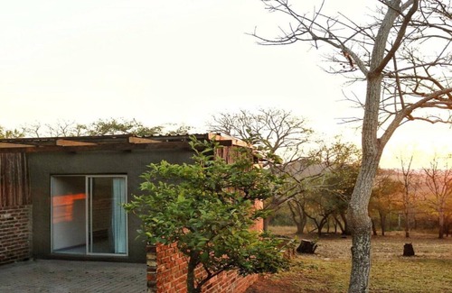 Nelspruit Cabin | White rock self-catering guest suites. Unit 2