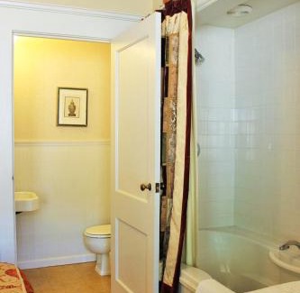 Wisconsin Dells House | White Rose Inns & Motel