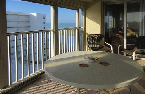 South Island Condo | White Sands and Sunshine! 2B/2B Tropical Island Condo Beachside w/Large Pool At Bargain Price!