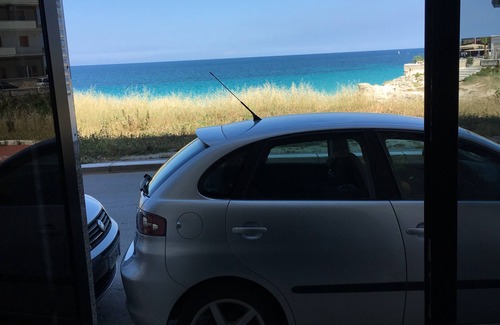 Monopoli House | white sea harbor house