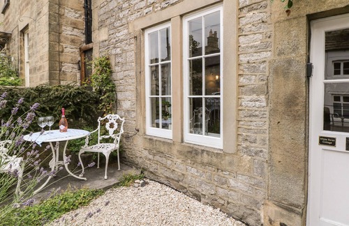 Youlgreave Cottage | WHITE SWAN COTTAGE, pet friendly, with open fire in Youlgreave