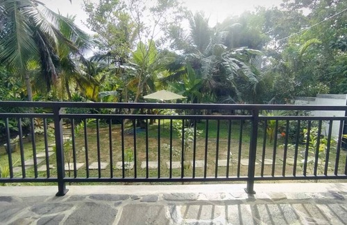 Tangalle Villa | White Villa Goyambokka