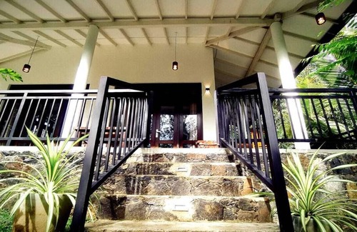 Tangalle Villa | White Villa