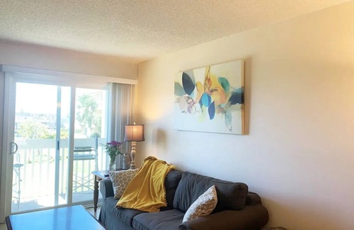Port Hueneme Condo | White water views Beach Front Condo - Steps to the beach - Monthly rate Discount