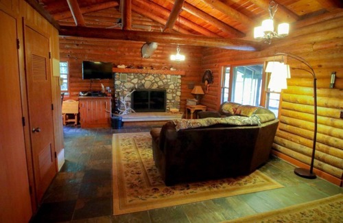 Phelps Cabin | WHITEAIL CABIN