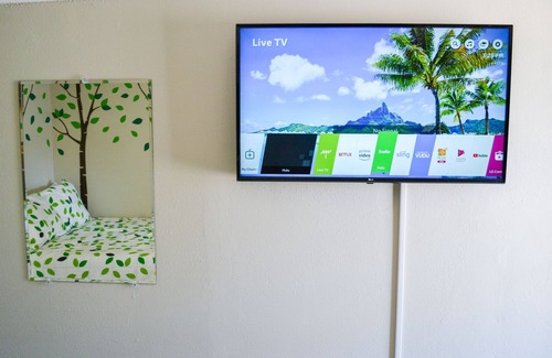 Whitehall Hotel | Whitehall Cottages Boutique Motel - Full Beds