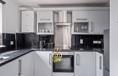 Central Aberdeen Apartment | Whitehall Stay Apartment
