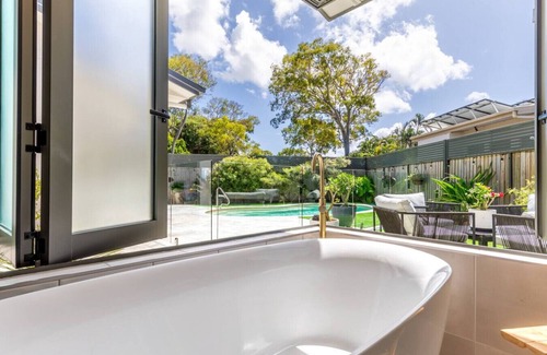 Agnes Water House | Whitehaven - 4 BR w Pool - 2 Mins to Beach