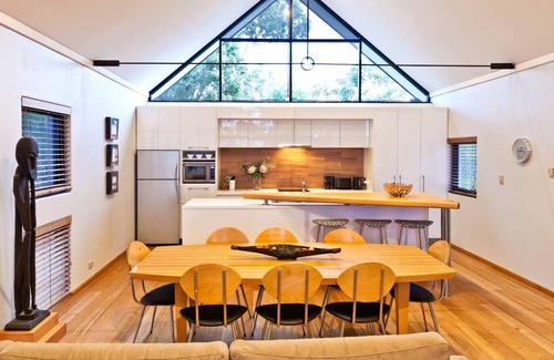 Eagle Bay House | Whitehaven Stylish Group Retreat with Ocean Views