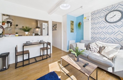 Whitehaven Apartment | Whitehaven Suite | Sleeps 4 | Cosy Stay