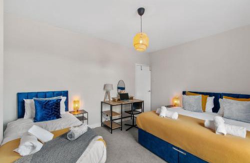 Rotherham House | Whitehill - 3-Bed Home from Home, Sleeps 7, Great for Groups & Workers, FREE Parking & Netflix - Hosted by Stay Host Save
