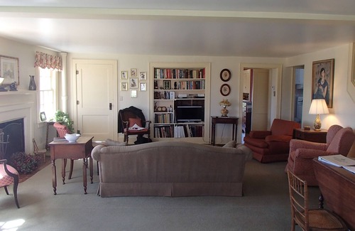 Coon Rapids Bed & Breakfast | Whiterock Conservancy - Roswell in the Historic Garst Farmhouse