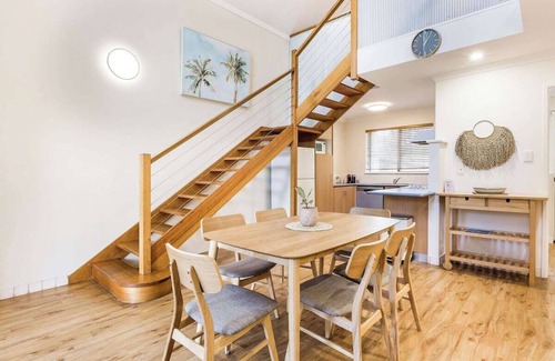 Quindalup Villa | Whitesands BEACH VILLA | holiday on the edge of the Bay ​| Margaret River Proper