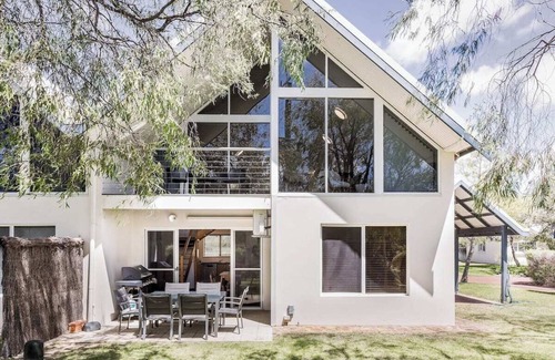 Quindalup Villa | Whitesands BEACH VILLA | holiday on the edge of the Bay ​| Margaret River Proper