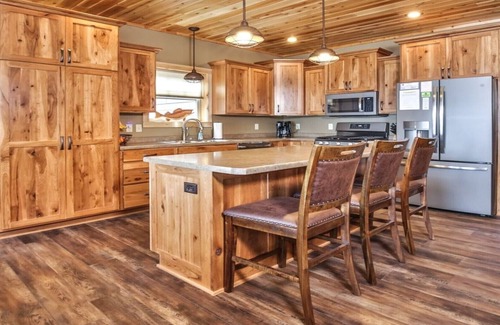 St Germain House | Whitetail Ridge: Lakefront Home, FREE Wi-Fi/Firewood, Generator, No Cleaning Fee