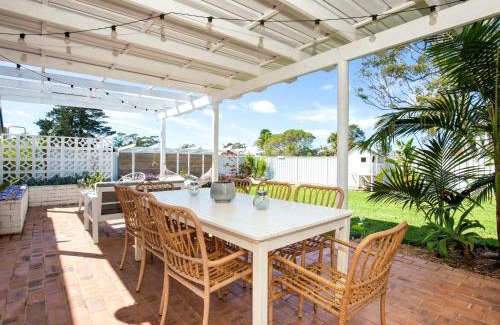 Callala Beach House | Whitewash I Pet Friendly I 5 Mins Walk to Beach